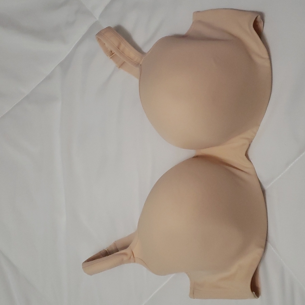 Lane Bryant Cacique 44DD smooth balconette bra.